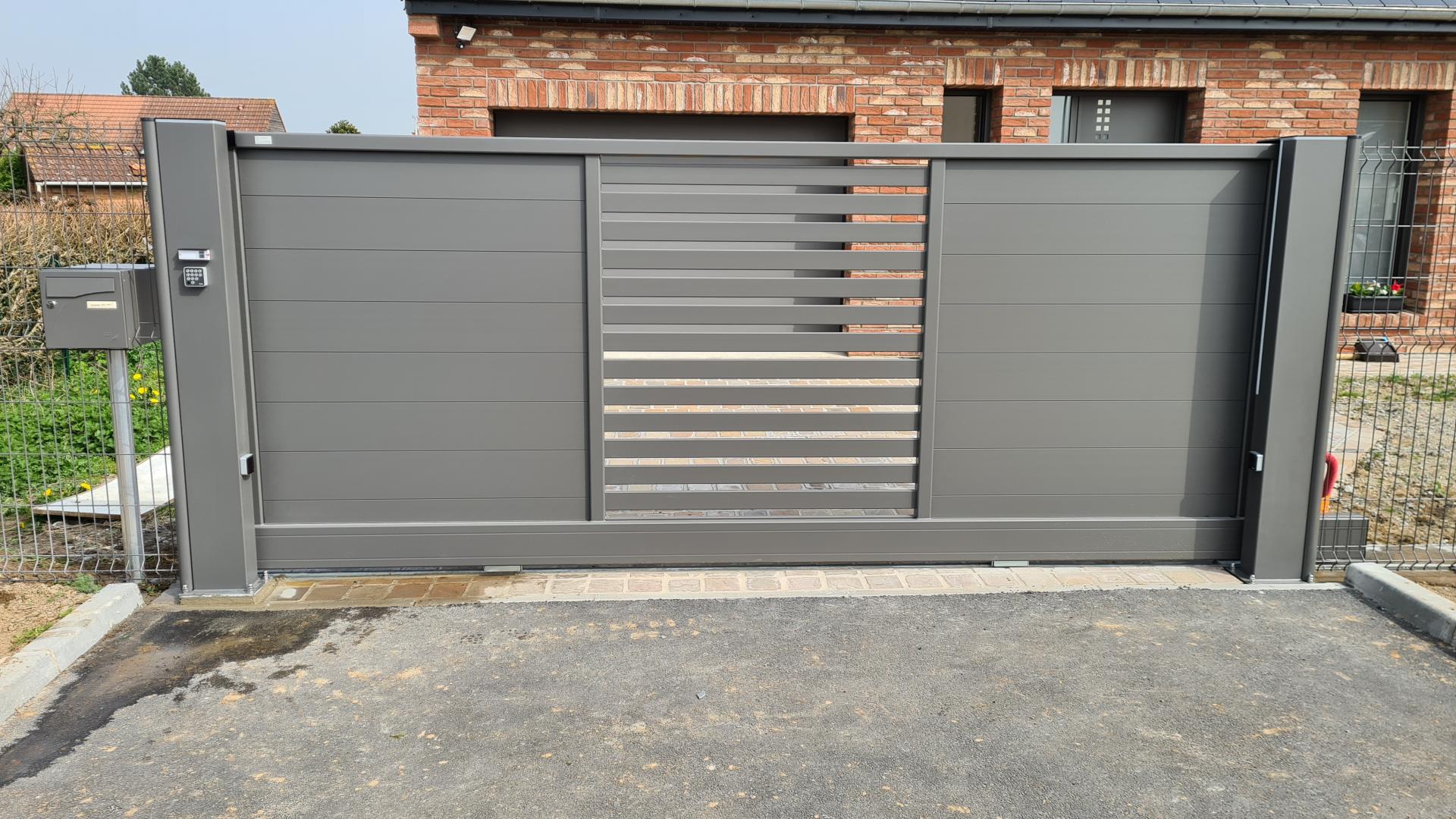 Portail coulissant aluminium